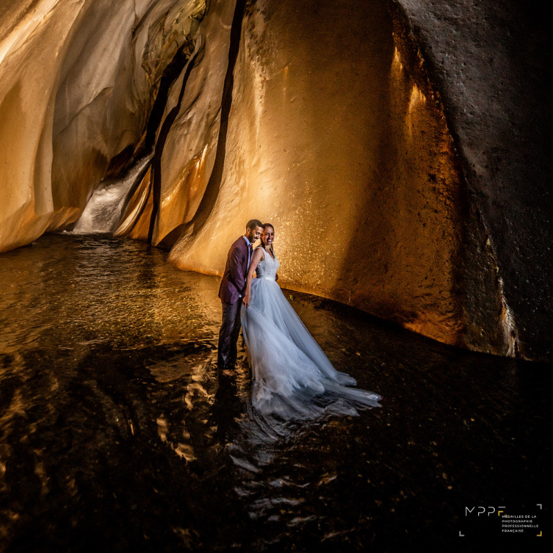 couple de mariés photographiés par Tony Mathis